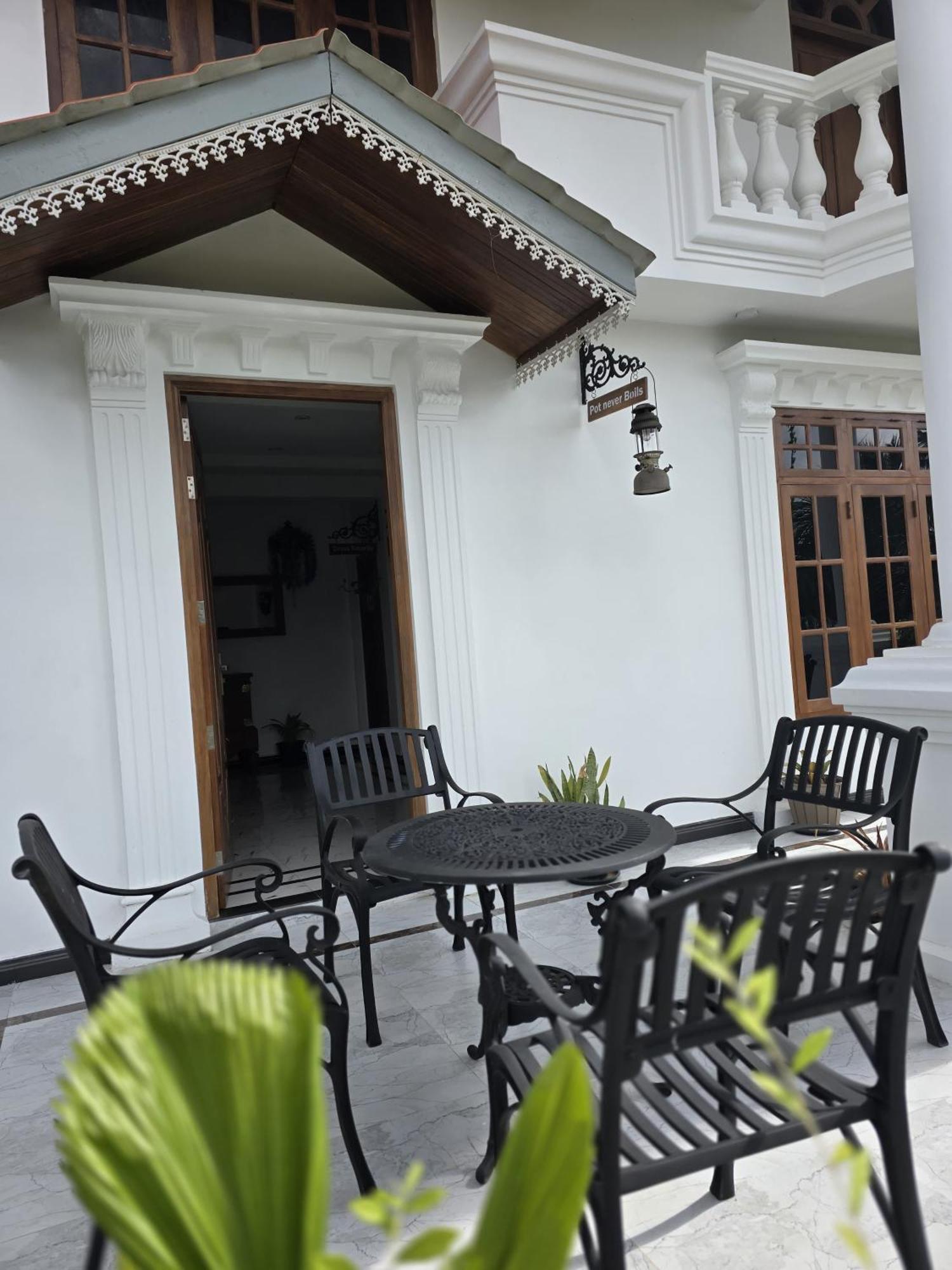 Munril Guest Apartment Jaffna Ngoại thất bức ảnh