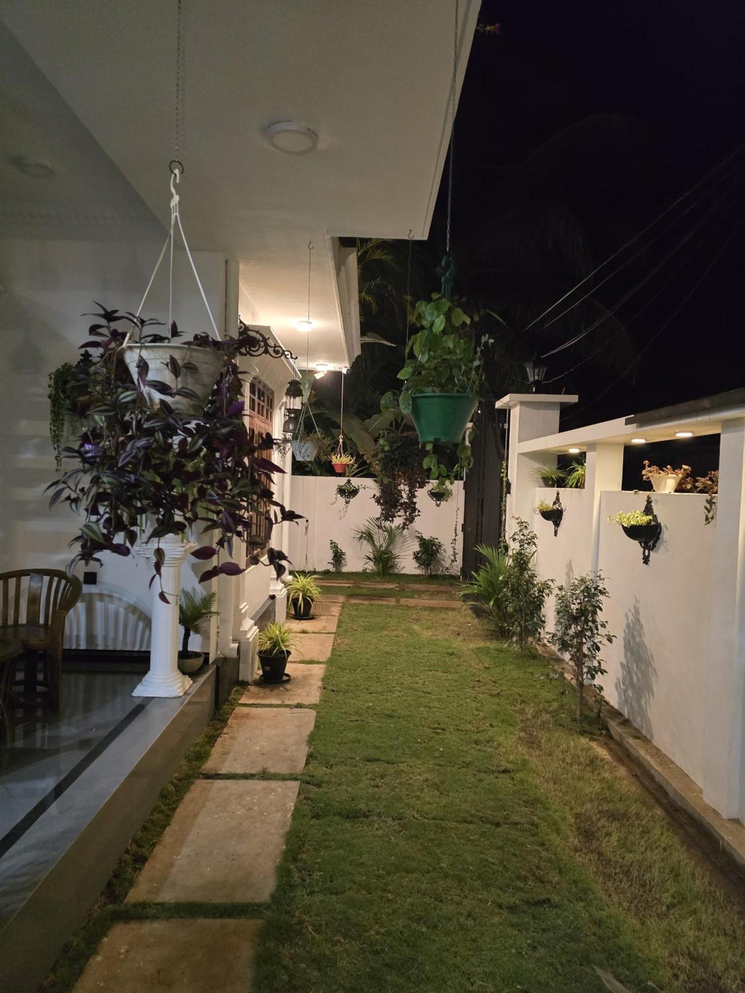 Munril Guest Apartment Jaffna Ngoại thất bức ảnh